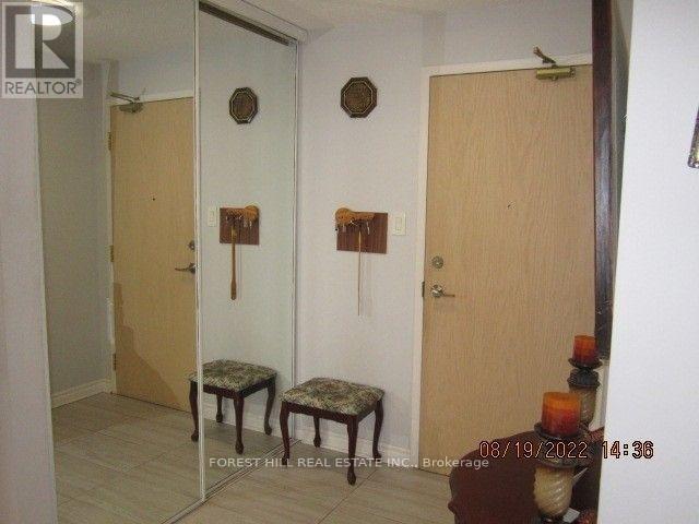 1008 - 11 Townsgate Drive, Vaughan (Crestwood-Springfarm-Yorkhill), Ontario  L4J 8G4 - Photo 8 - N12126877