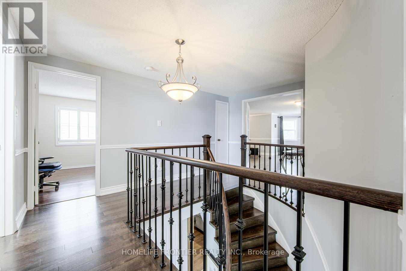 292 Crossland Gate, Newmarket, Ontario  L3X 1B2 - Photo 28 - N12126908