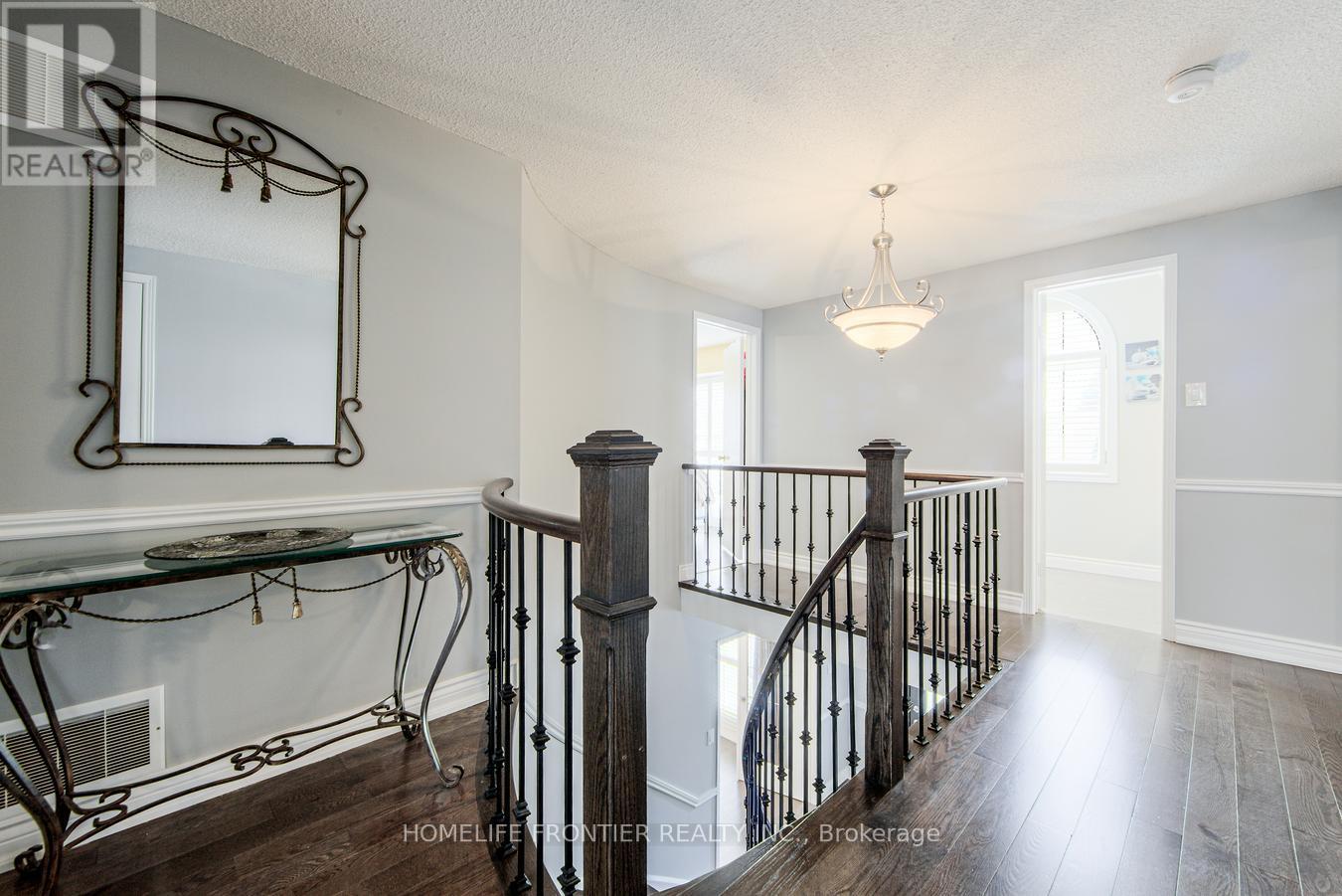 292 Crossland Gate, Newmarket, Ontario  L3X 1B2 - Photo 29 - N12126908