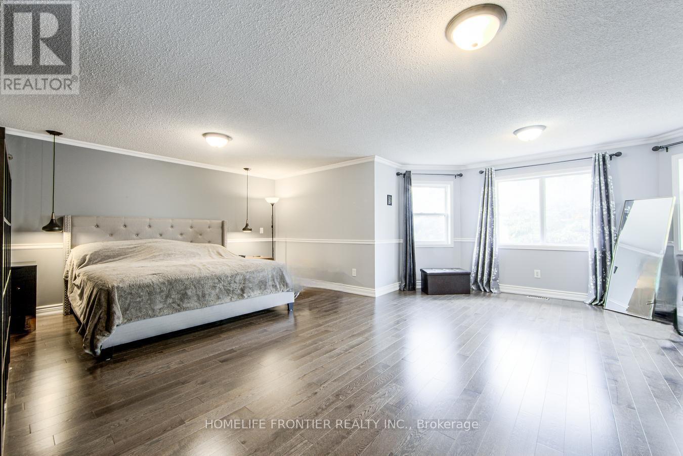 292 Crossland Gate, Newmarket, Ontario  L3X 1B2 - Photo 31 - N12126908