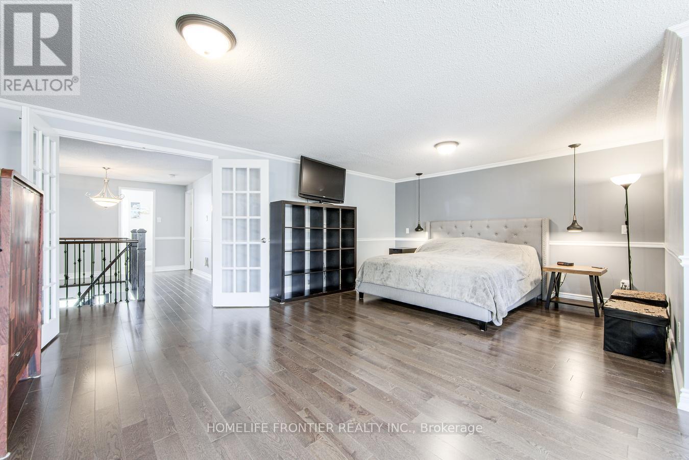 292 Crossland Gate, Newmarket, Ontario  L3X 1B2 - Photo 32 - N12126908