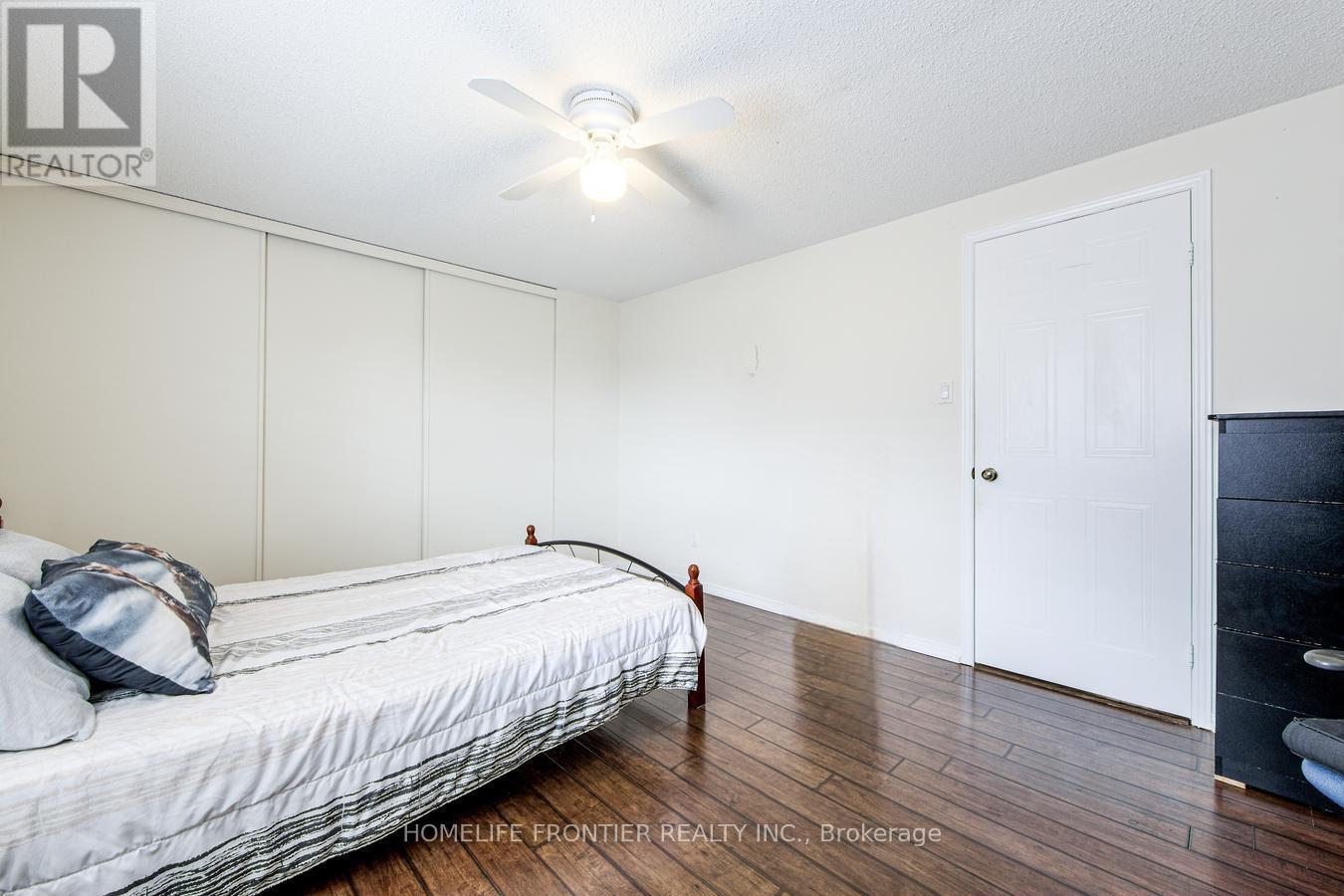 292 Crossland Gate, Newmarket, Ontario  L3X 1B2 - Photo 37 - N12126908