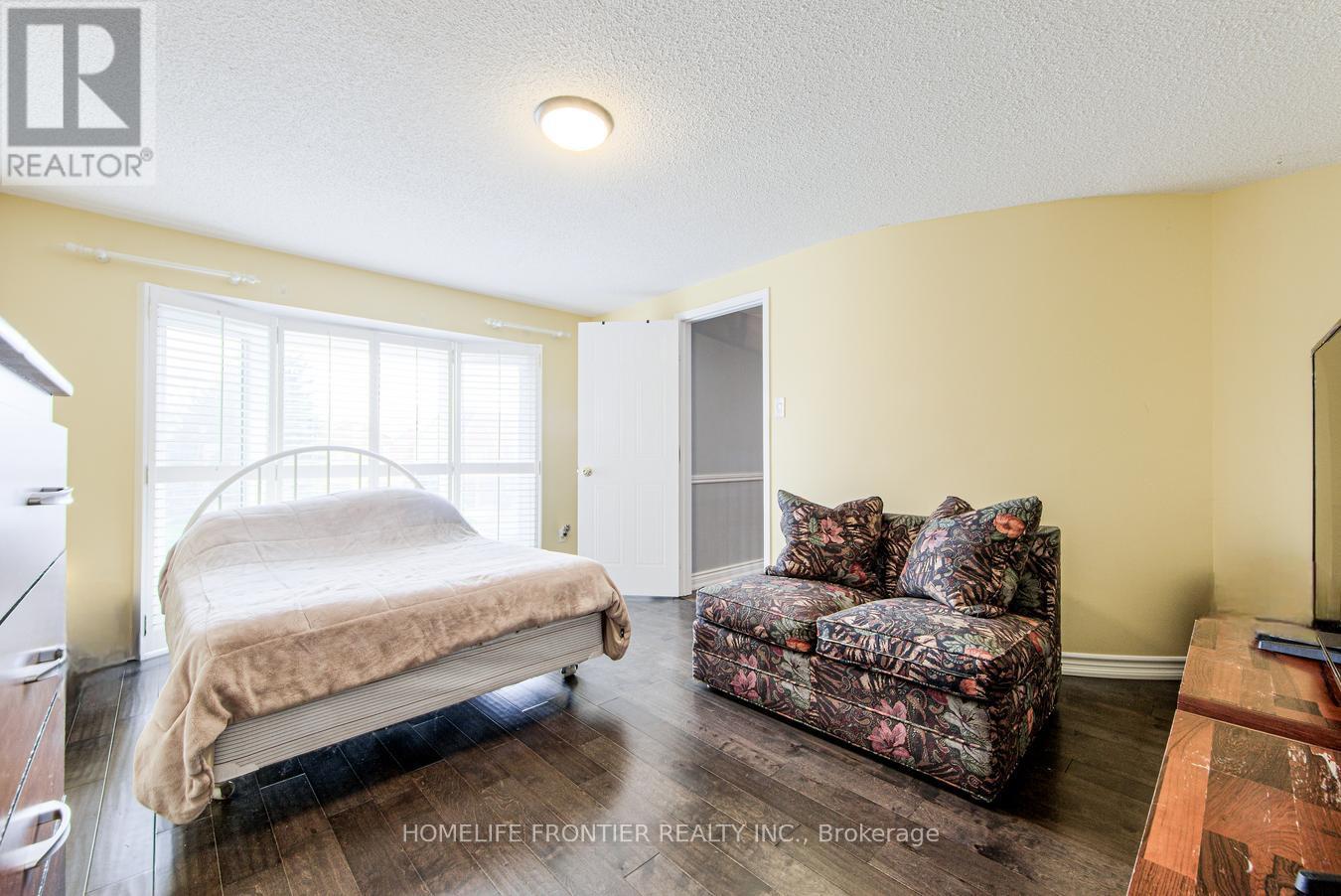 292 Crossland Gate, Newmarket, Ontario  L3X 1B2 - Photo 39 - N12126908