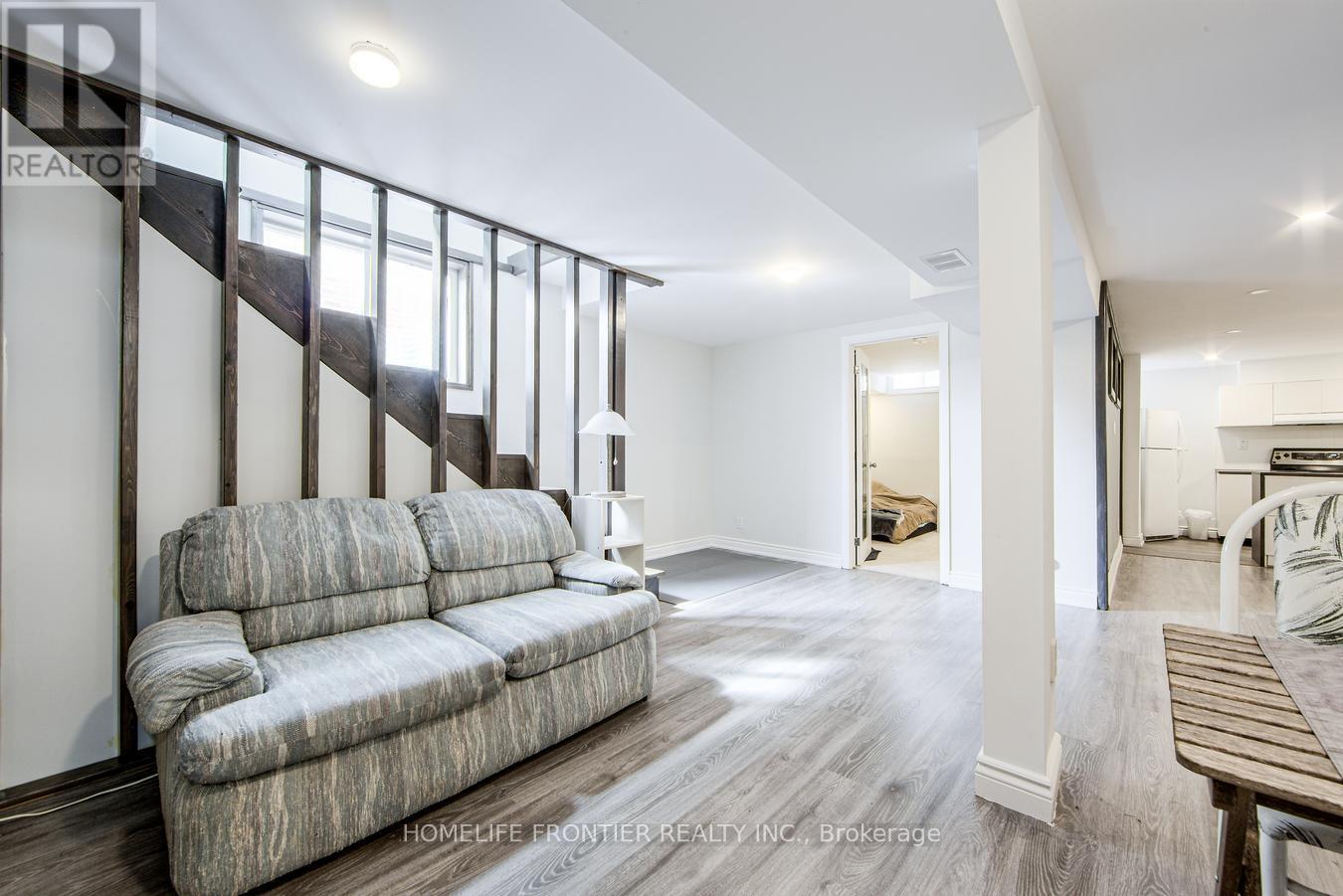 292 Crossland Gate, Newmarket, Ontario  L3X 1B2 - Photo 42 - N12126908