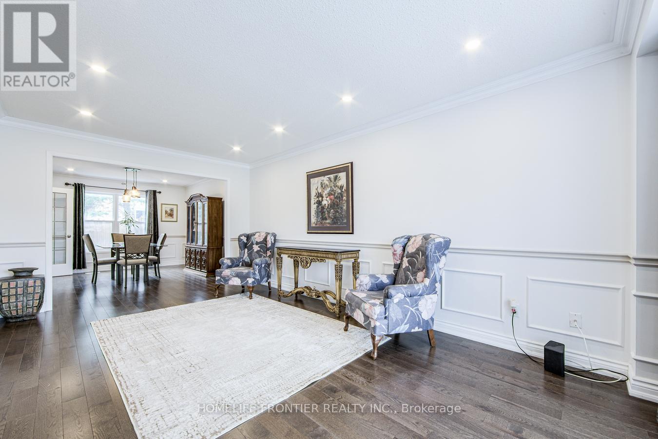 292 Crossland Gate, Newmarket, Ontario  L3X 1B2 - Photo 5 - N12126908