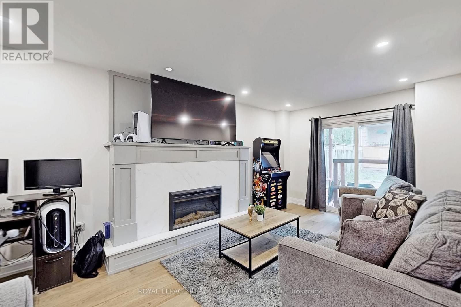 101 Houseman Crescent, Richmond Hill, Ontario  L4C 7S7 - Photo 12 - N12126914