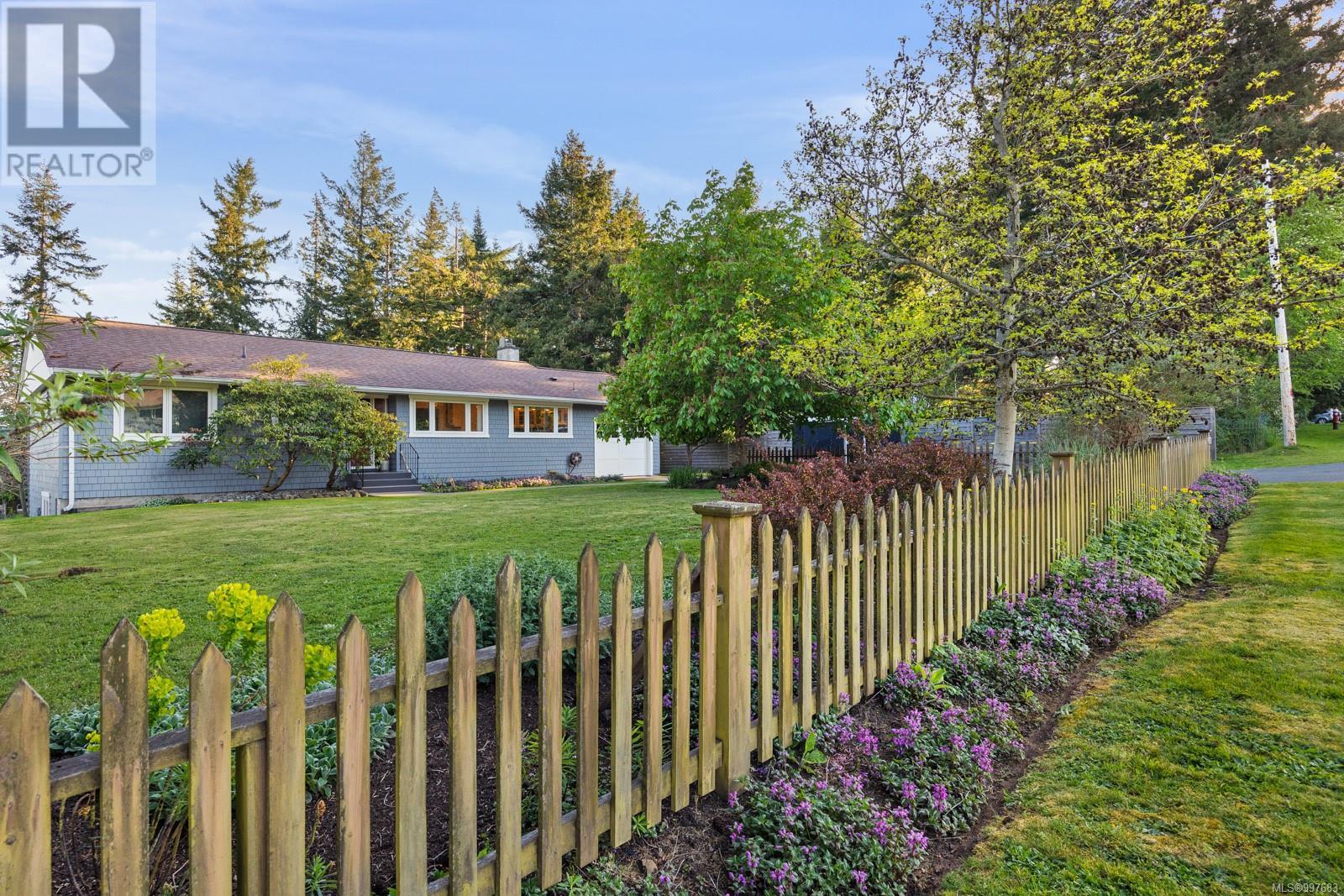 1589 Cedar Ave, Comox, British Columbia  V9M 2V6 - Photo 11 - 997683