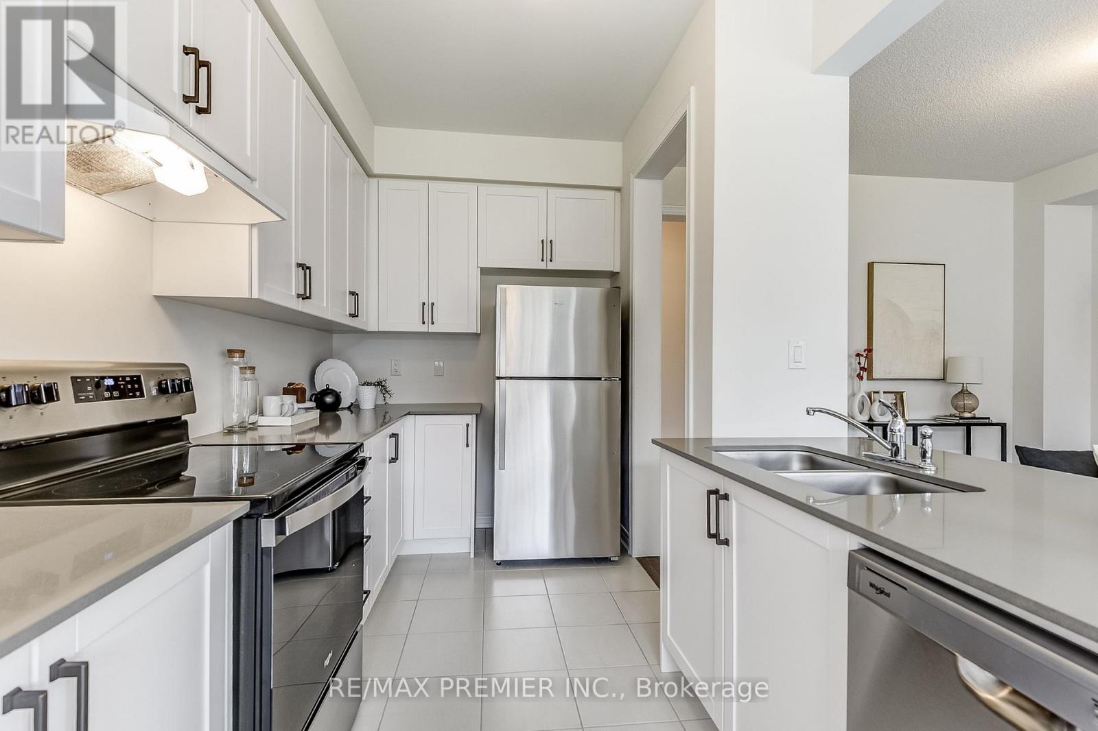 117 Armilia Place, Whitby, Ontario  L1P 0P7 - Photo 13 - E12114190
