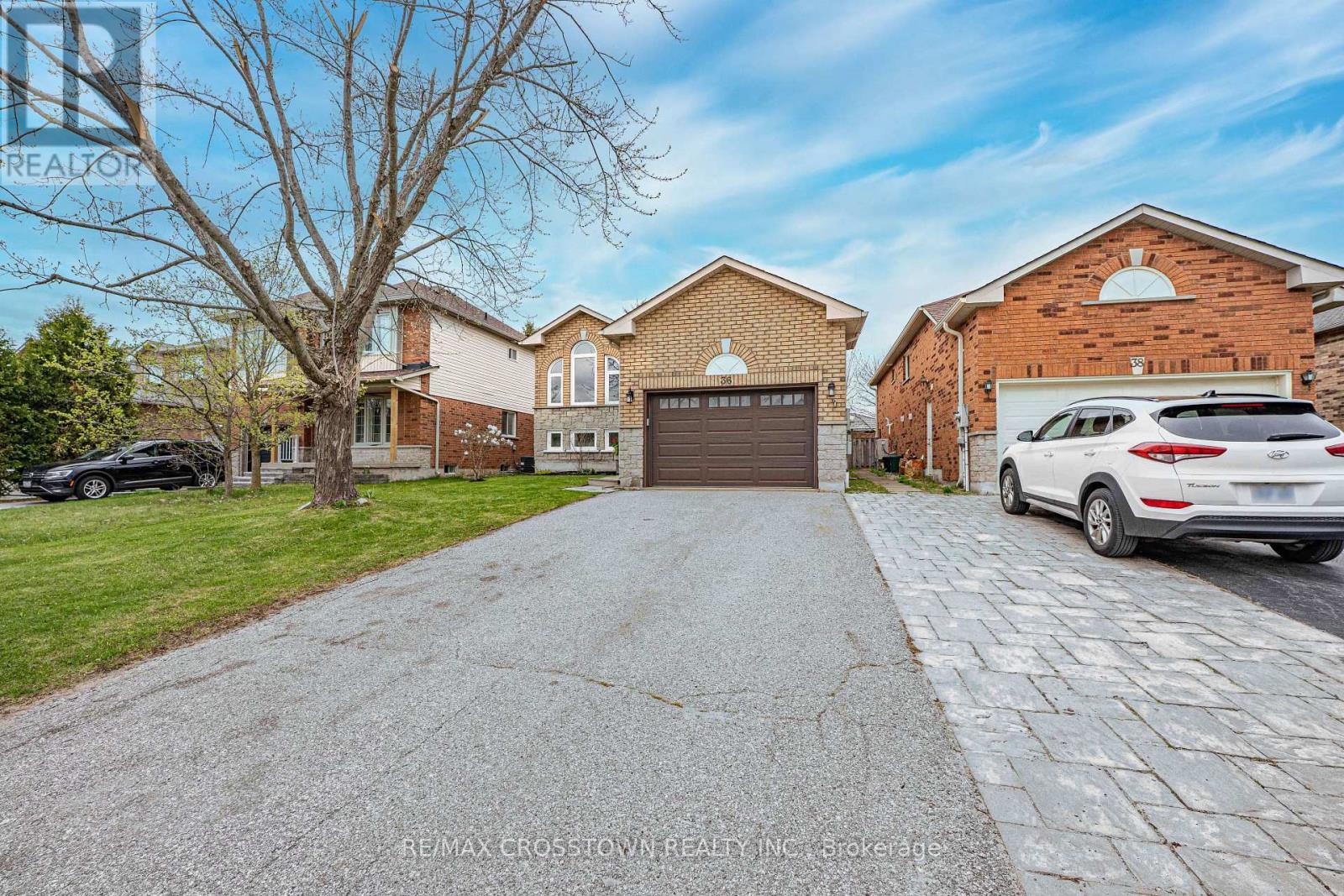 36 Leslie Avenue, Barrie (Holly), Ontario  L4N 9N9 - Photo 2 - S12126843