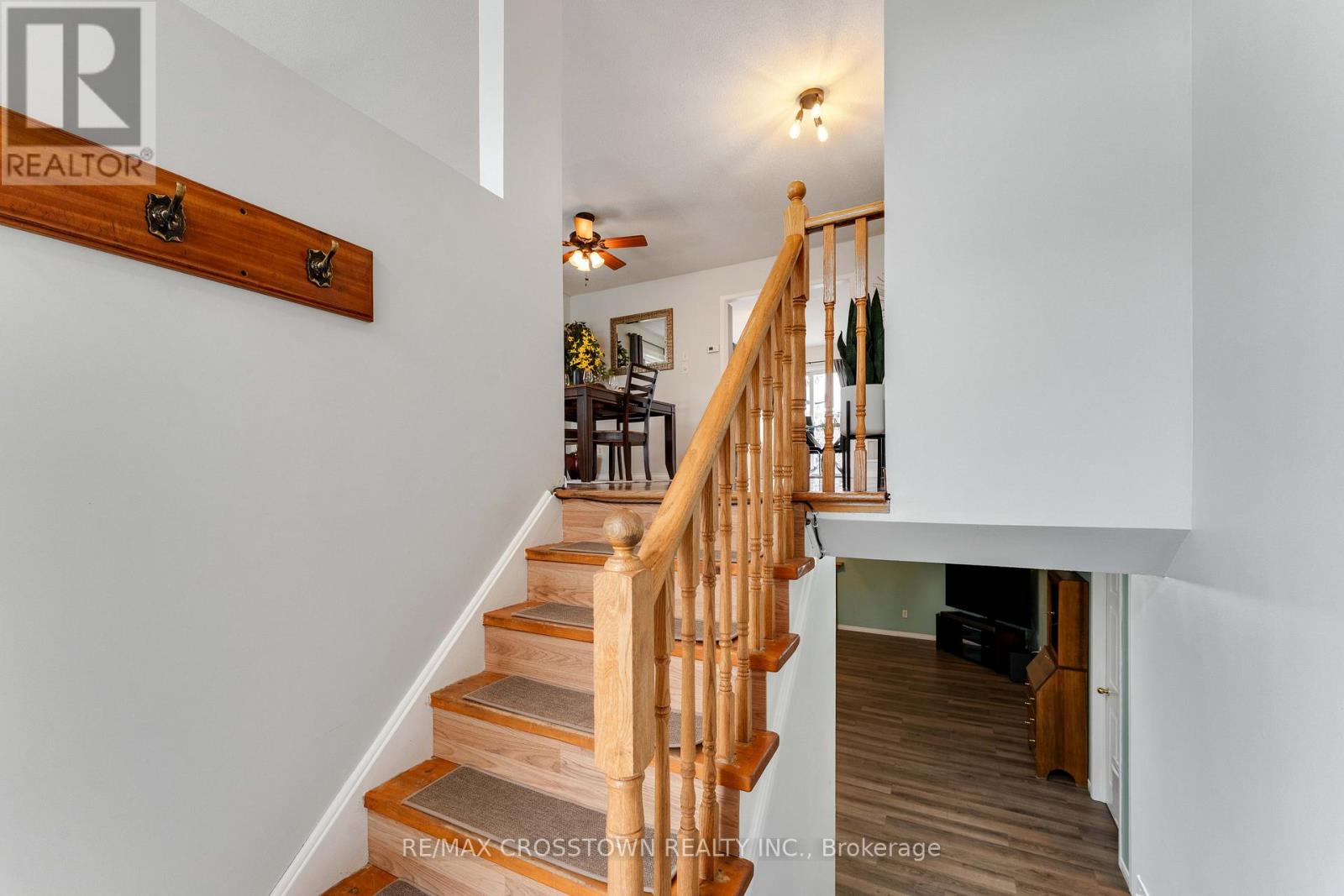 36 Leslie Avenue, Barrie (Holly), Ontario  L4N 9N9 - Photo 4 - S12126843