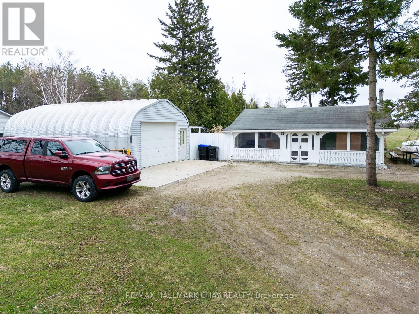 1761 County Road 92 Road, Springwater, Ontario  L0L 1P0 - Photo 1 - S12126882