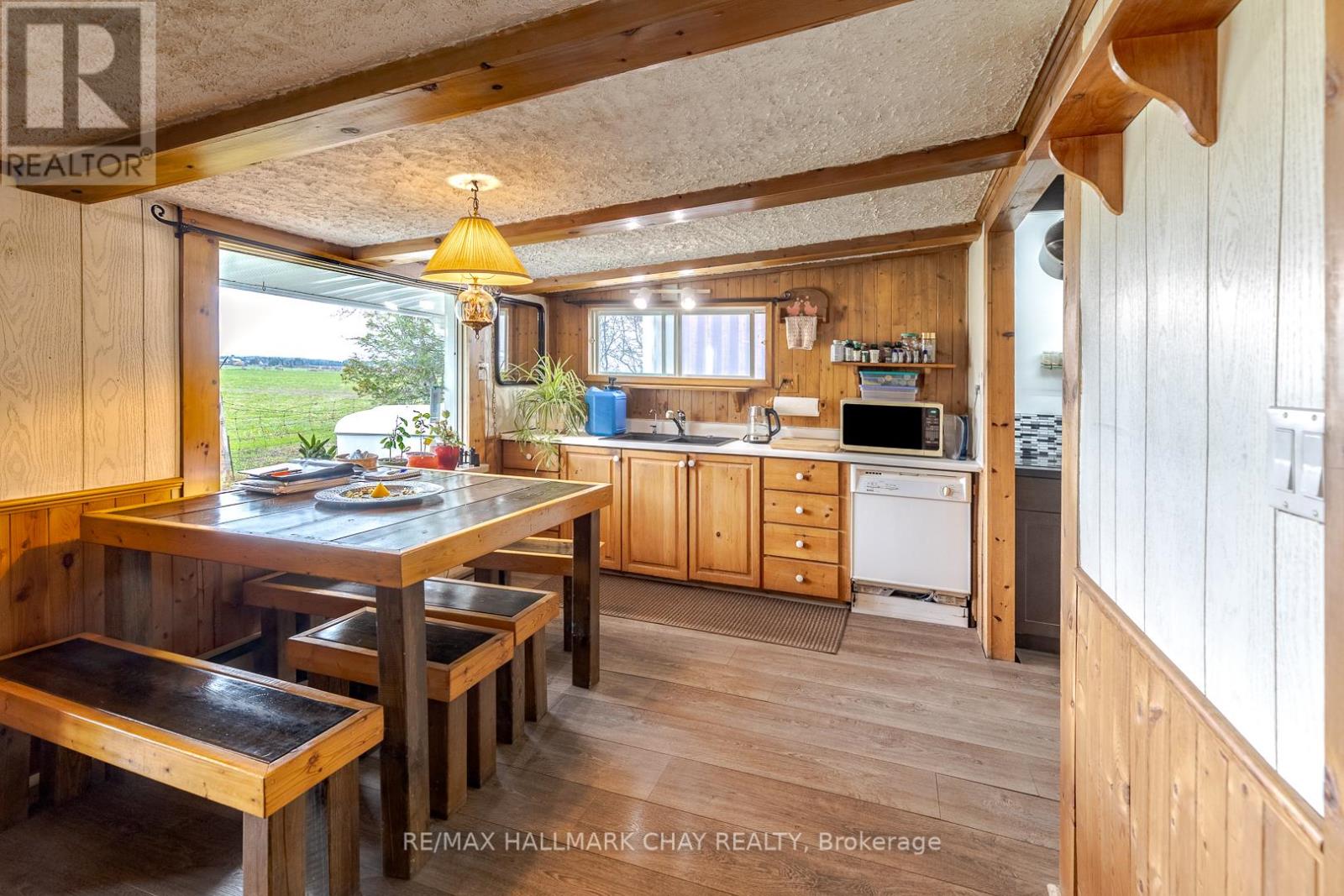 1761 County Road 92 Road, Springwater, Ontario  L0L 1P0 - Photo 11 - S12126882