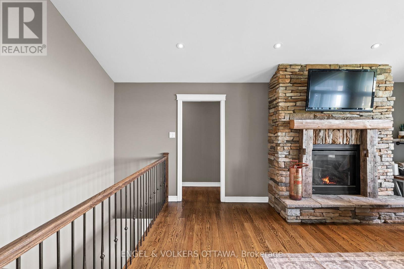 5567 Lombardy Drive, Ottawa, Ontario  K0A 2W0 - Photo 17 - X12126998