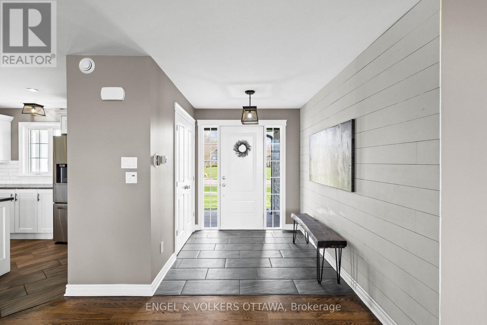 Property at 5567 LOMBARDY DRIVE image 4