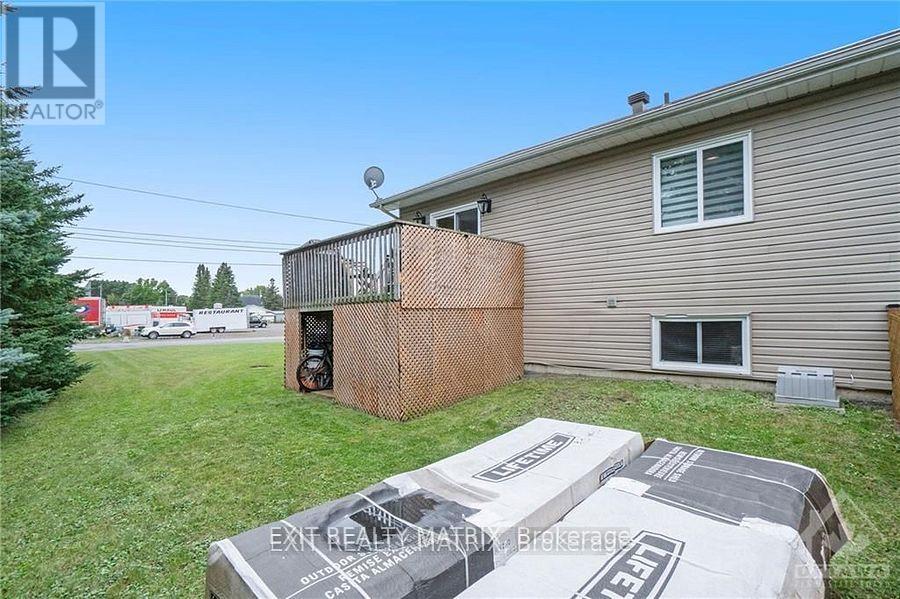 6 Telegraph Crescent, Alfred And Plantagenet, Ontario  K0B 1A0 - Photo 30 - X12127085