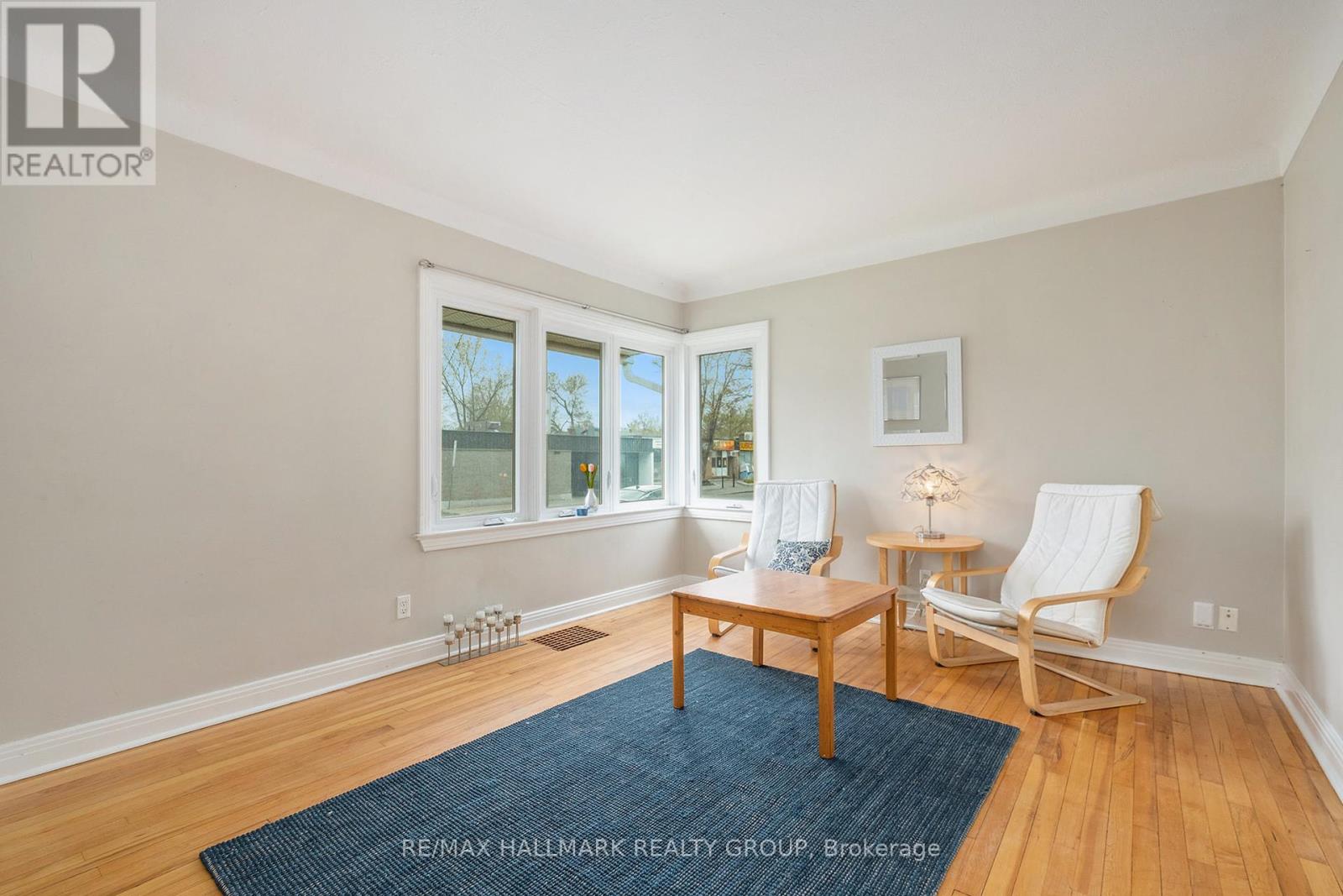 274 Queen Mary Street, Ottawa, Ontario  K1K 1X2 - Photo 13 - X12127107