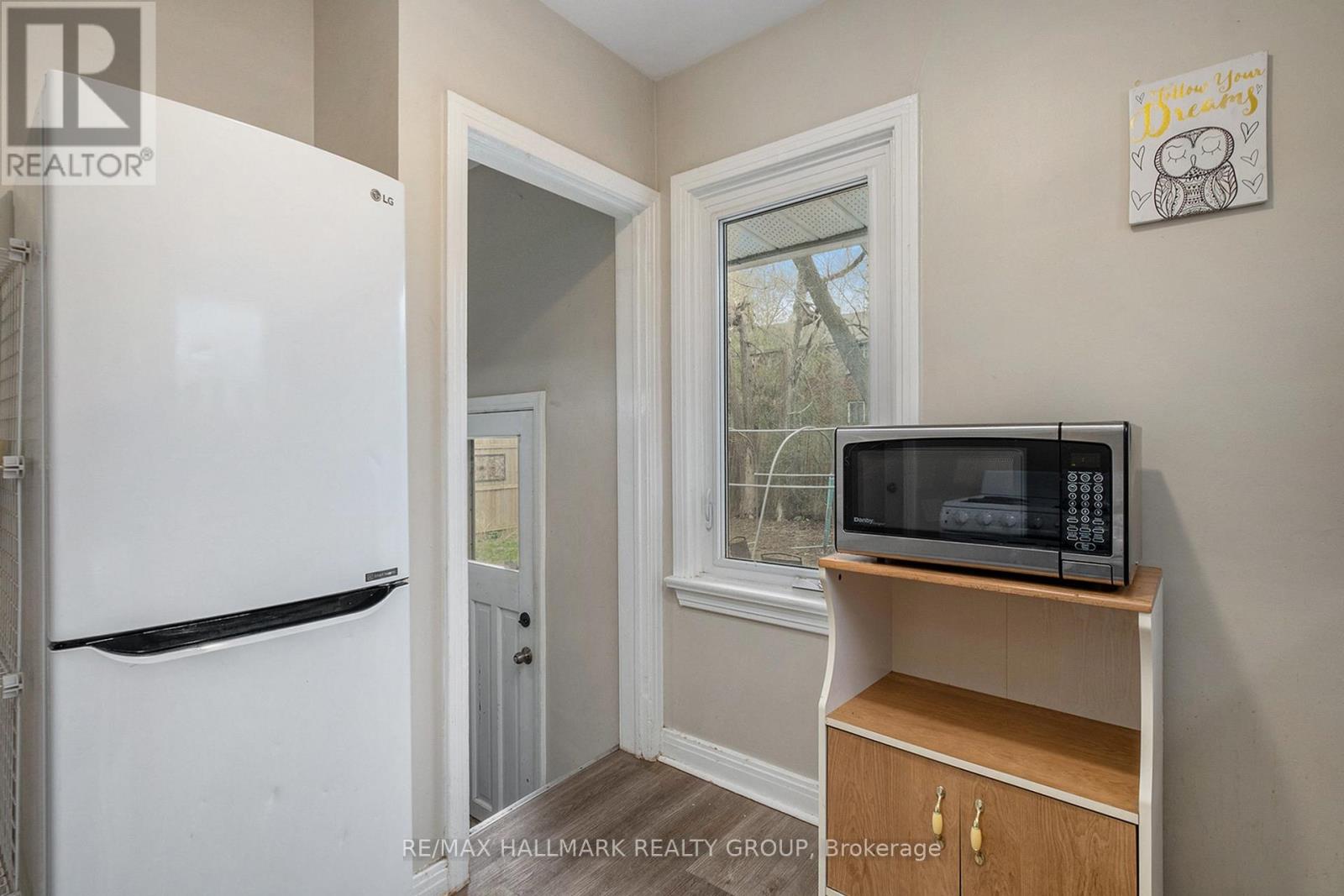 274 Queen Mary Street, Ottawa, Ontario  K1K 1X2 - Photo 17 - X12127107