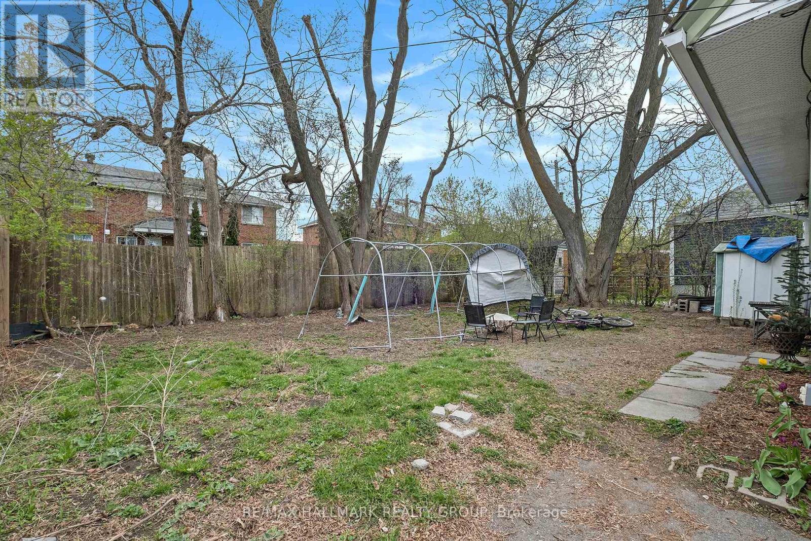 274 Queen Mary Street, Ottawa, Ontario  K1K 1X2 - Photo 24 - X12127107