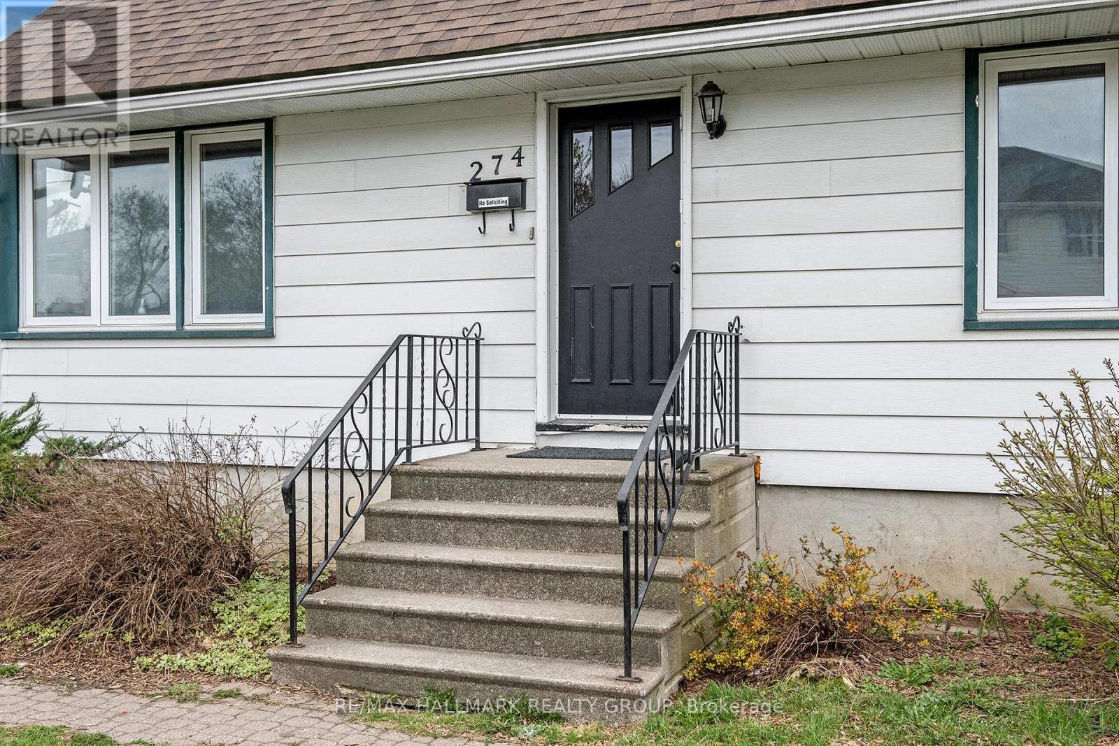 274 Queen Mary Street, Ottawa, Ontario  K1K 1X2 - Photo 3 - X12127107