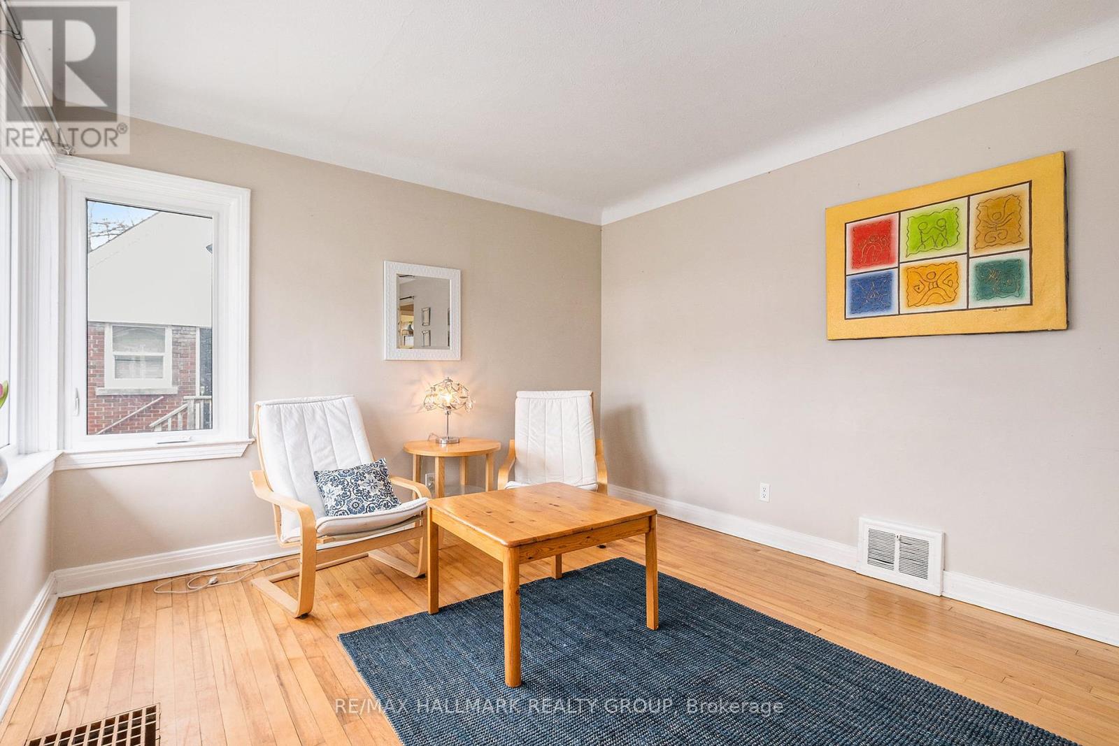 274 Queen Mary Street, Ottawa, Ontario  K1K 1X2 - Photo 6 - X12127107