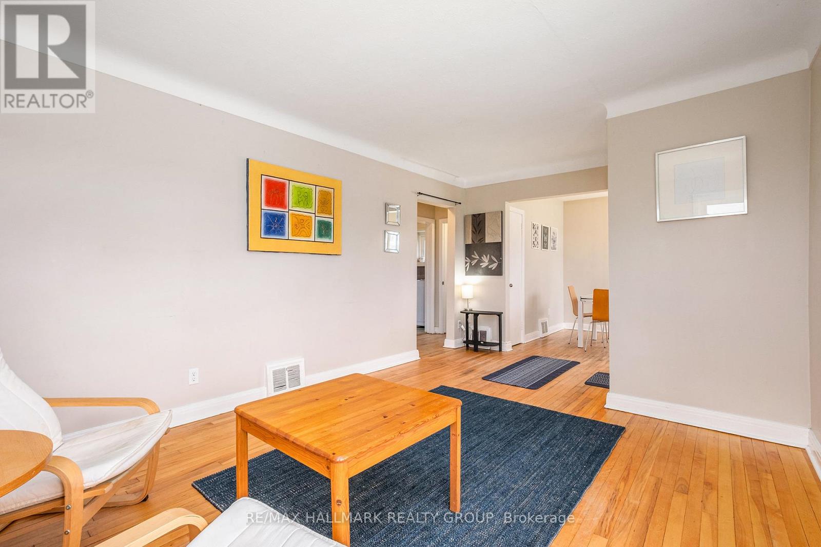 274 Queen Mary Street, Ottawa, Ontario  K1K 1X2 - Photo 7 - X12127107