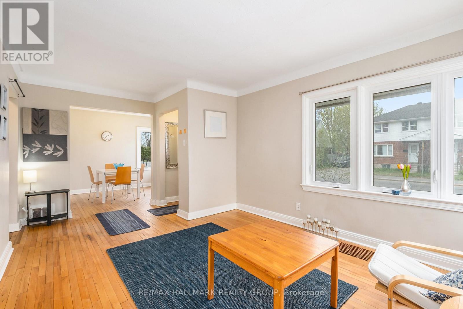 274 Queen Mary Street, Ottawa, Ontario  K1K 1X2 - Photo 8 - X12127107