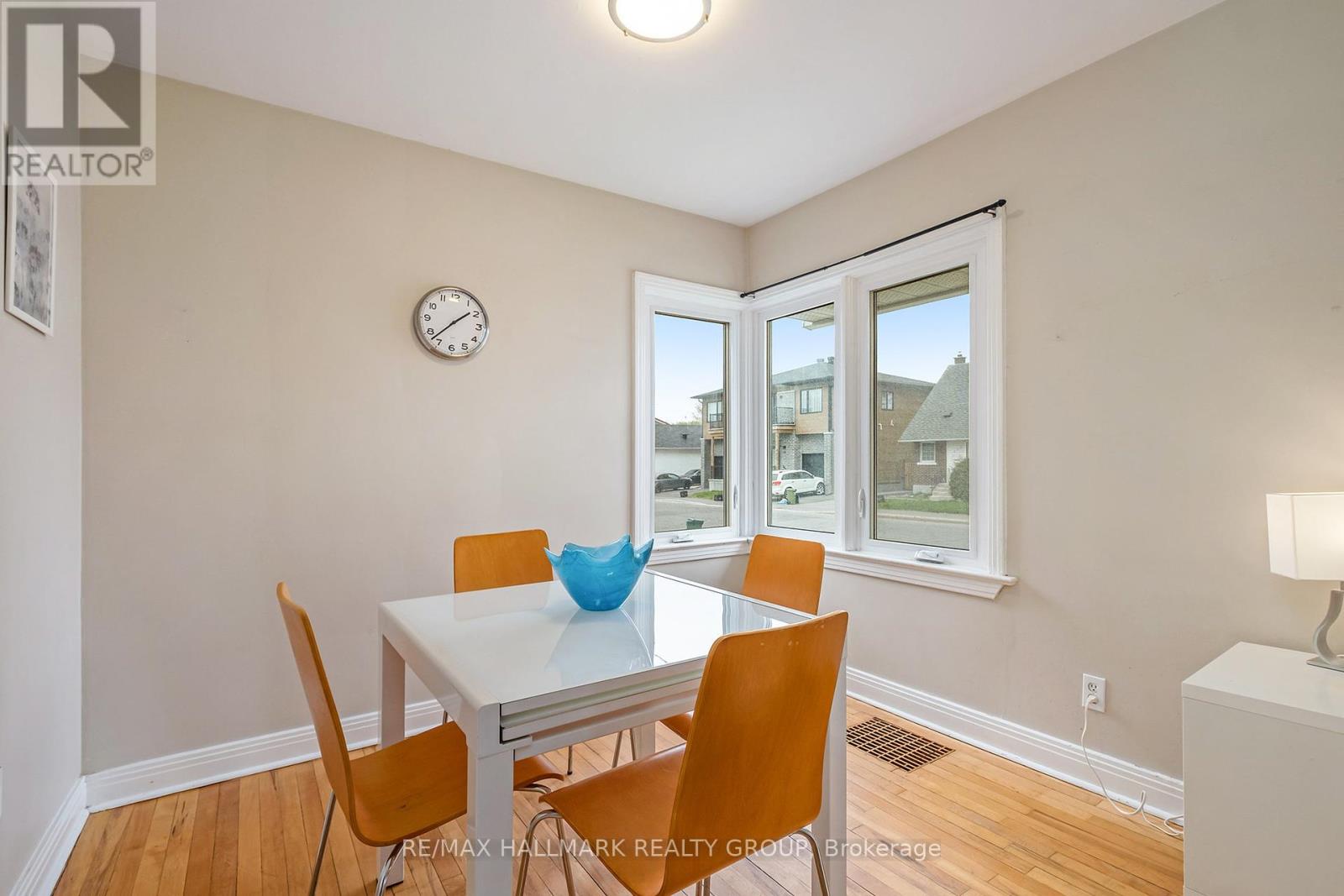 274 Queen Mary Street, Ottawa, Ontario  K1K 1X2 - Photo 9 - X12127107