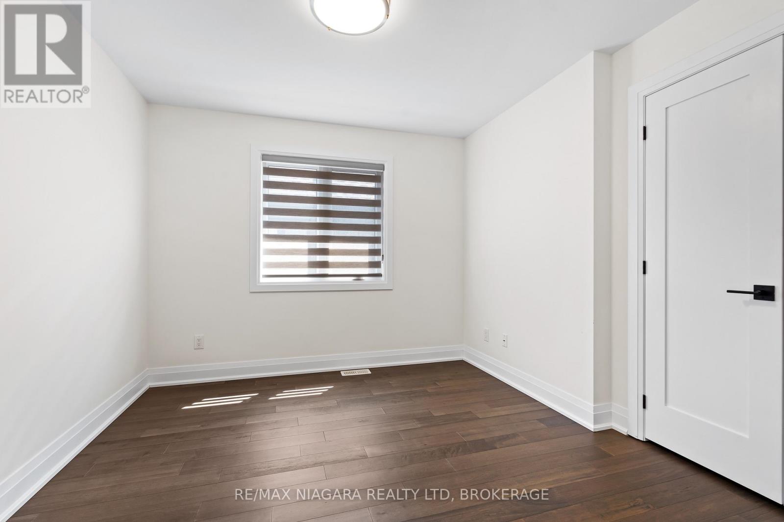 123 Susan Drive, Pelham (Fonthill), Ontario  L0S 1E6 - Photo 25 - X12127051