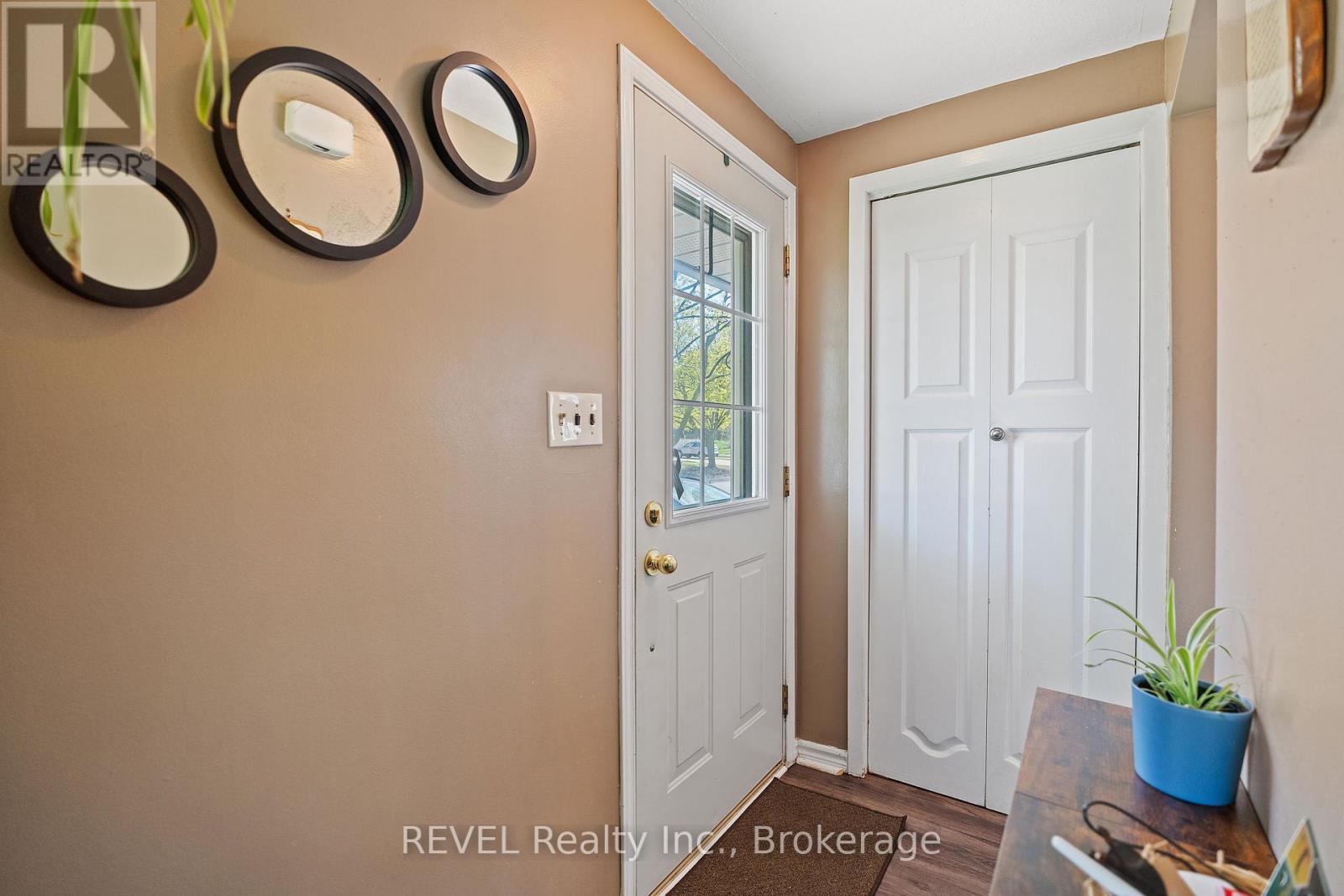 Property at 31 LOUIS AVENUE image 4