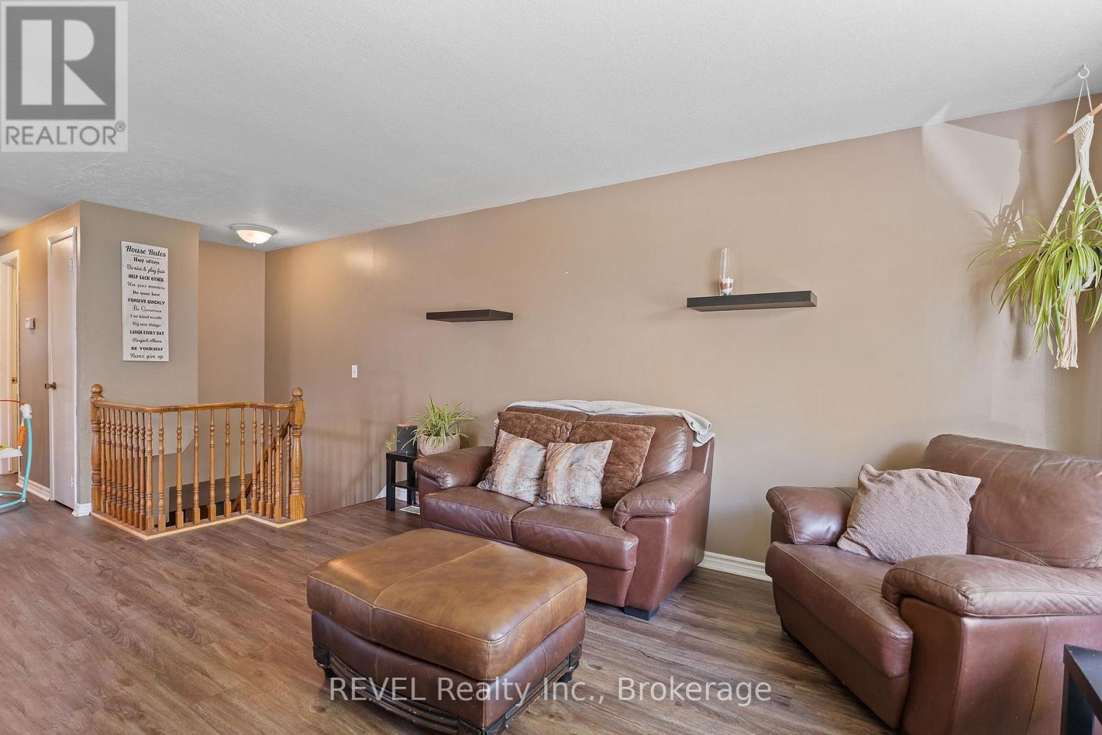 Property at 31 LOUIS AVENUE image 5