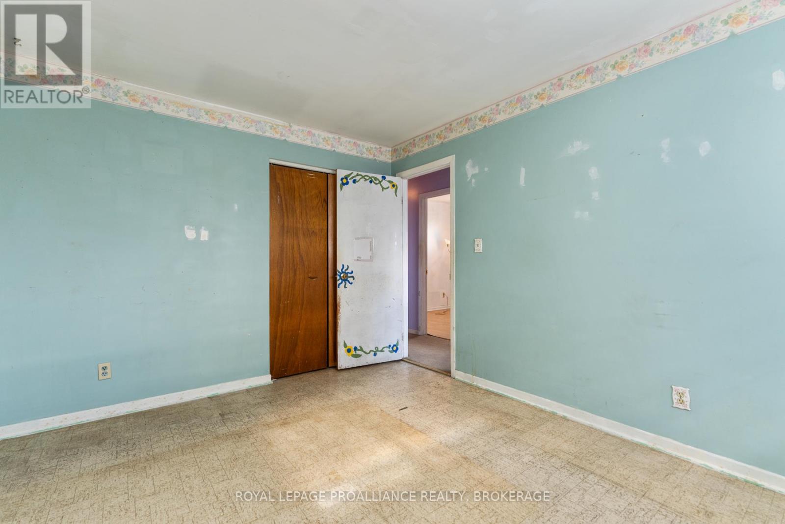 152 Calderwood Drive, Kingston, Ontario  K7M 6M3 - Photo 16 - X12125707