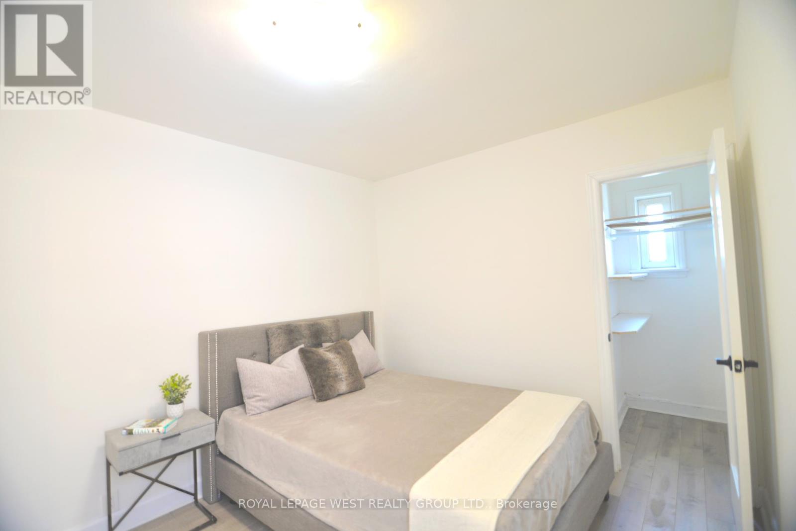 905 Islington Avenue, Toronto, Ontario  M8Z 4P1 - Photo 19 - W12126813