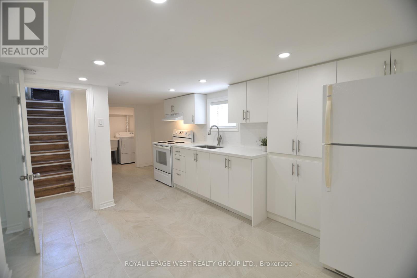 905 Islington Avenue, Toronto, Ontario  M8Z 4P1 - Photo 22 - W12126813