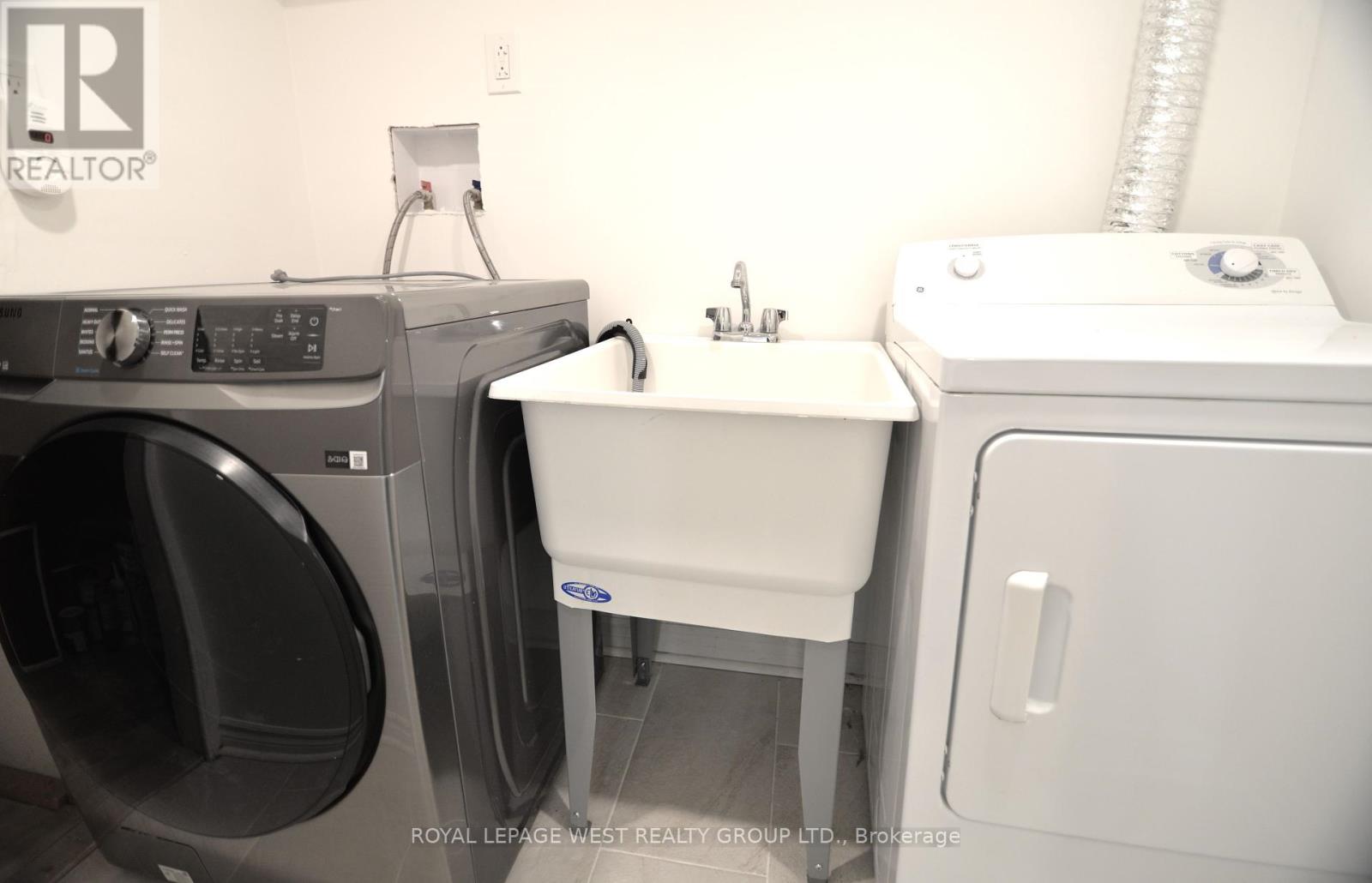 905 Islington Avenue, Toronto (Stonegate-Queensway), Ontario  M8Z 4P1 - Photo 31 - W12126813