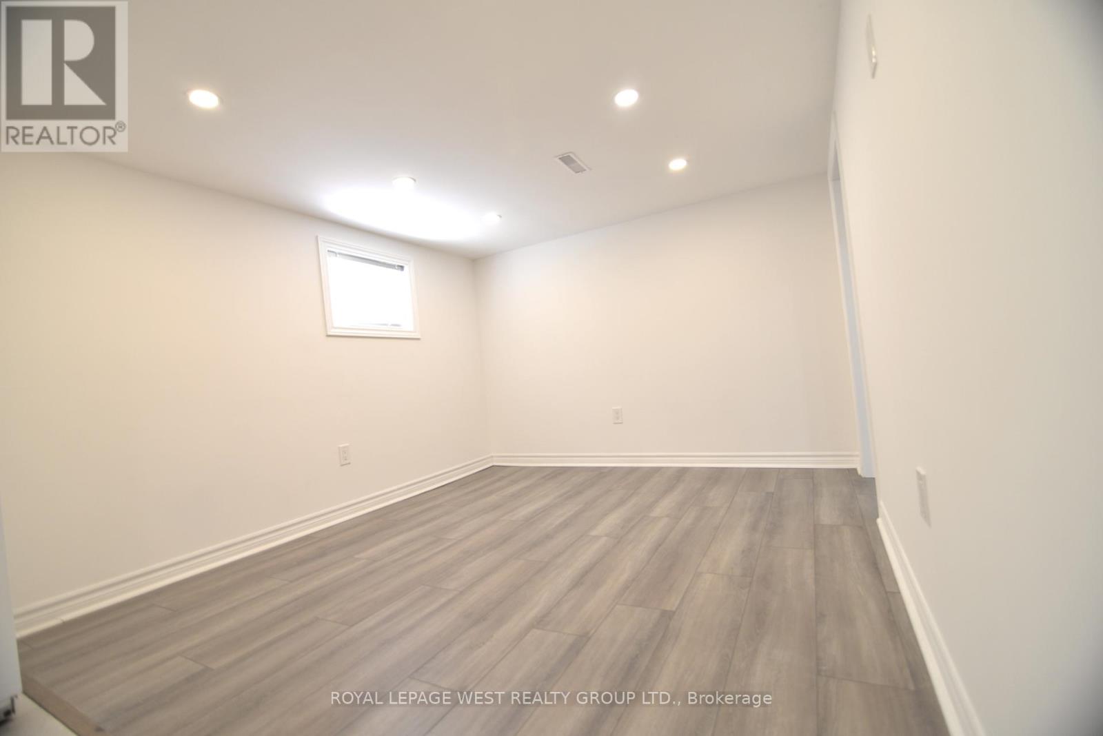 905 Islington Avenue, Toronto, Ontario  M8Z 4P1 - Photo 33 - W12126813