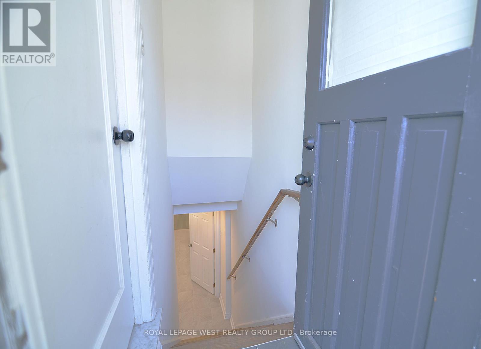 905 Islington Avenue, Toronto, Ontario  M8Z 4P1 - Photo 35 - W12126813