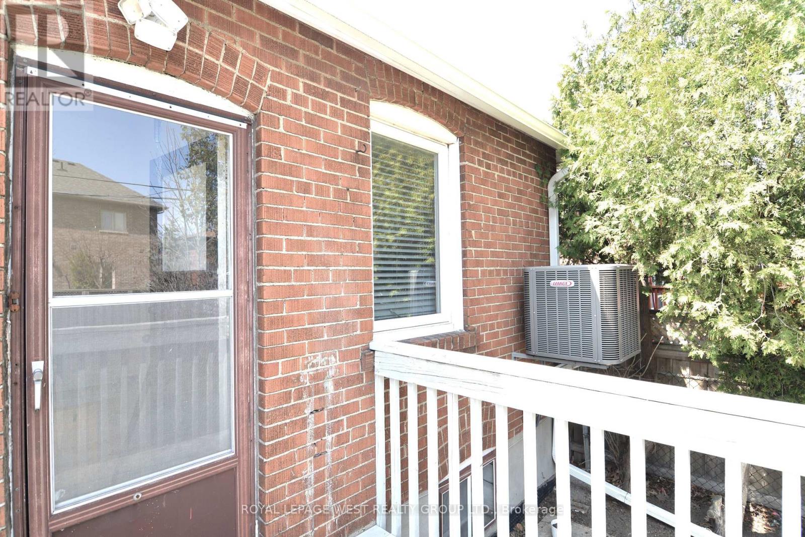 905 Islington Avenue, Toronto, Ontario  M8Z 4P1 - Photo 36 - W12126813