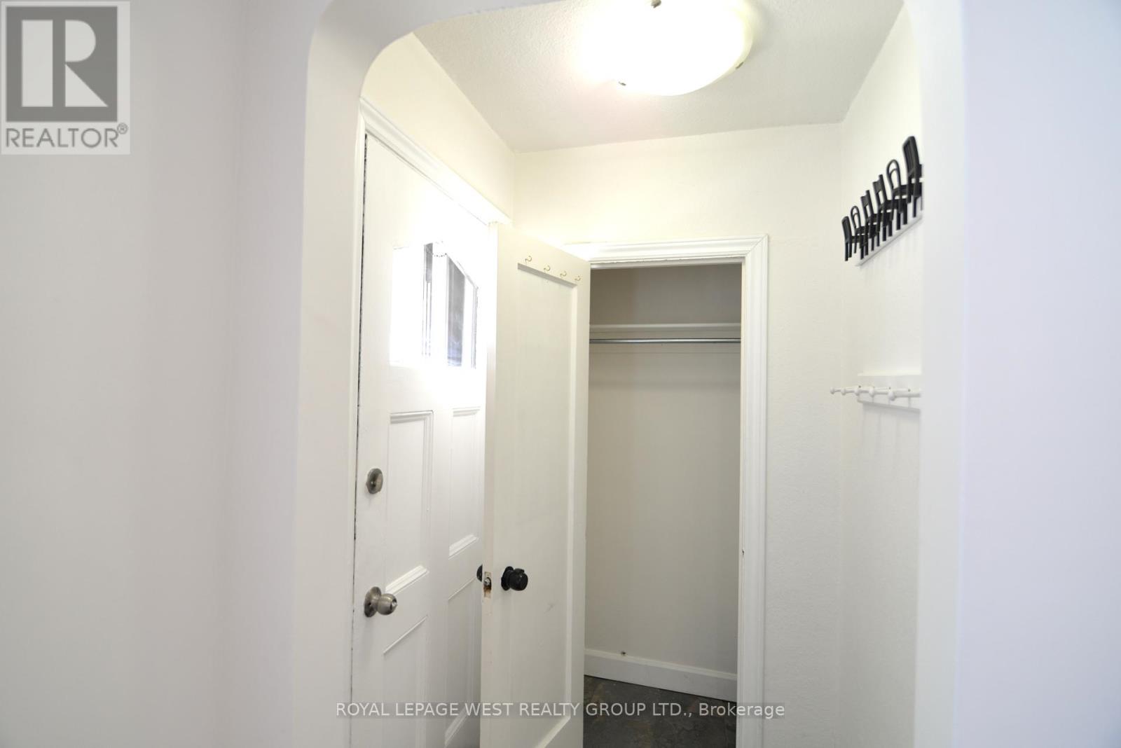 905 Islington Avenue, Toronto, Ontario  M8Z 4P1 - Photo 40 - W12126813