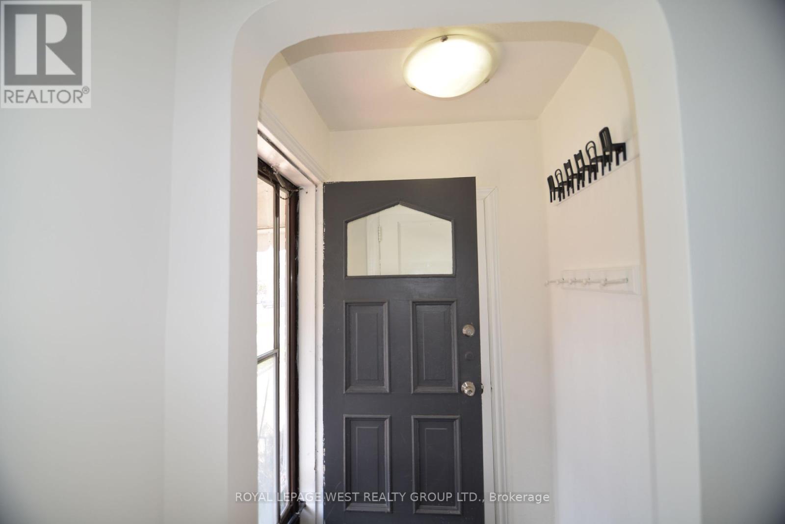 905 Islington Avenue, Toronto, Ontario  M8Z 4P1 - Photo 41 - W12126813