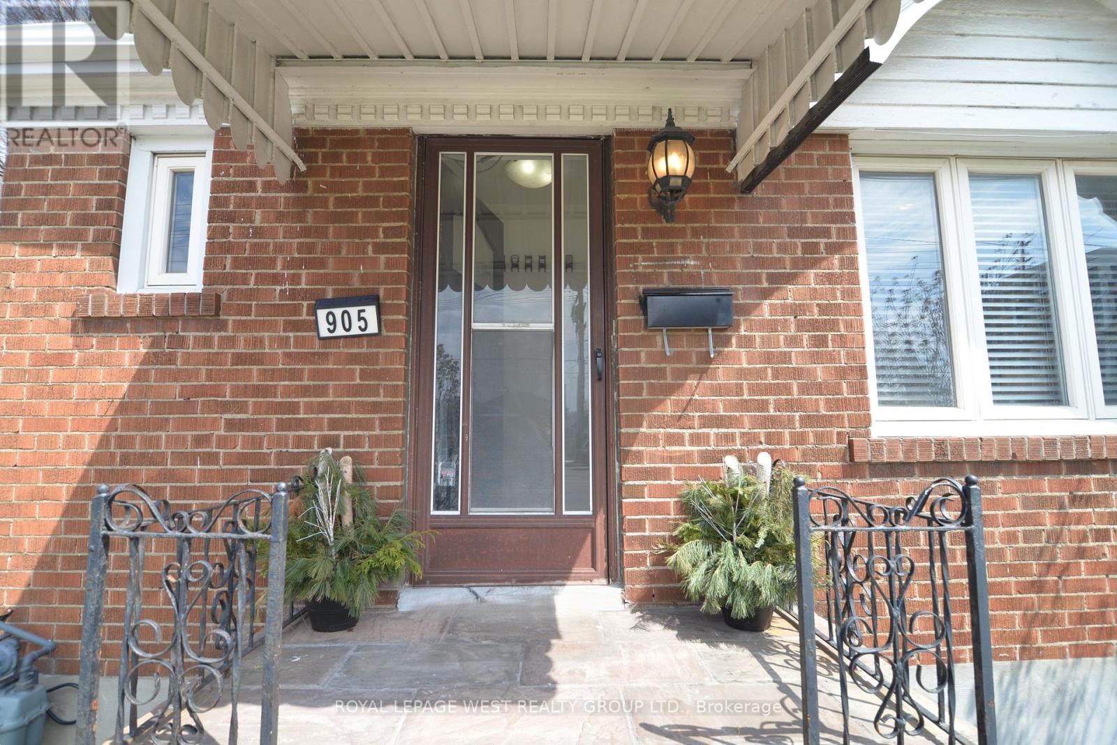 905 Islington Avenue, Toronto, Ontario  M8Z 4P1 - Photo 42 - W12126813