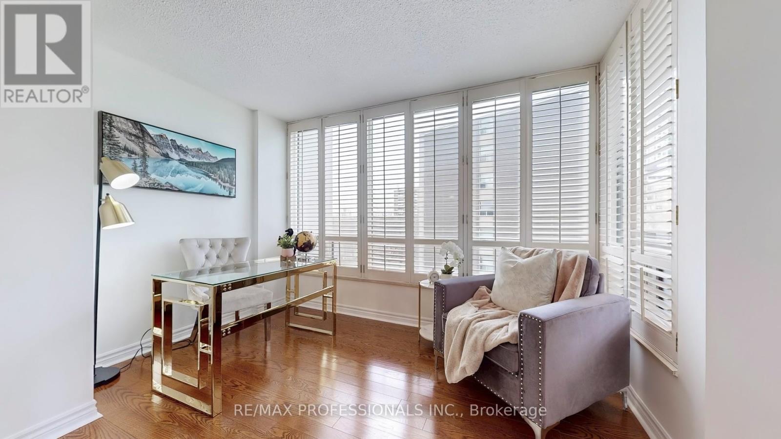 408 - 1300 Islington Avenue, Toronto, Ontario  M9A 5C4 - Photo 5 - W12126840