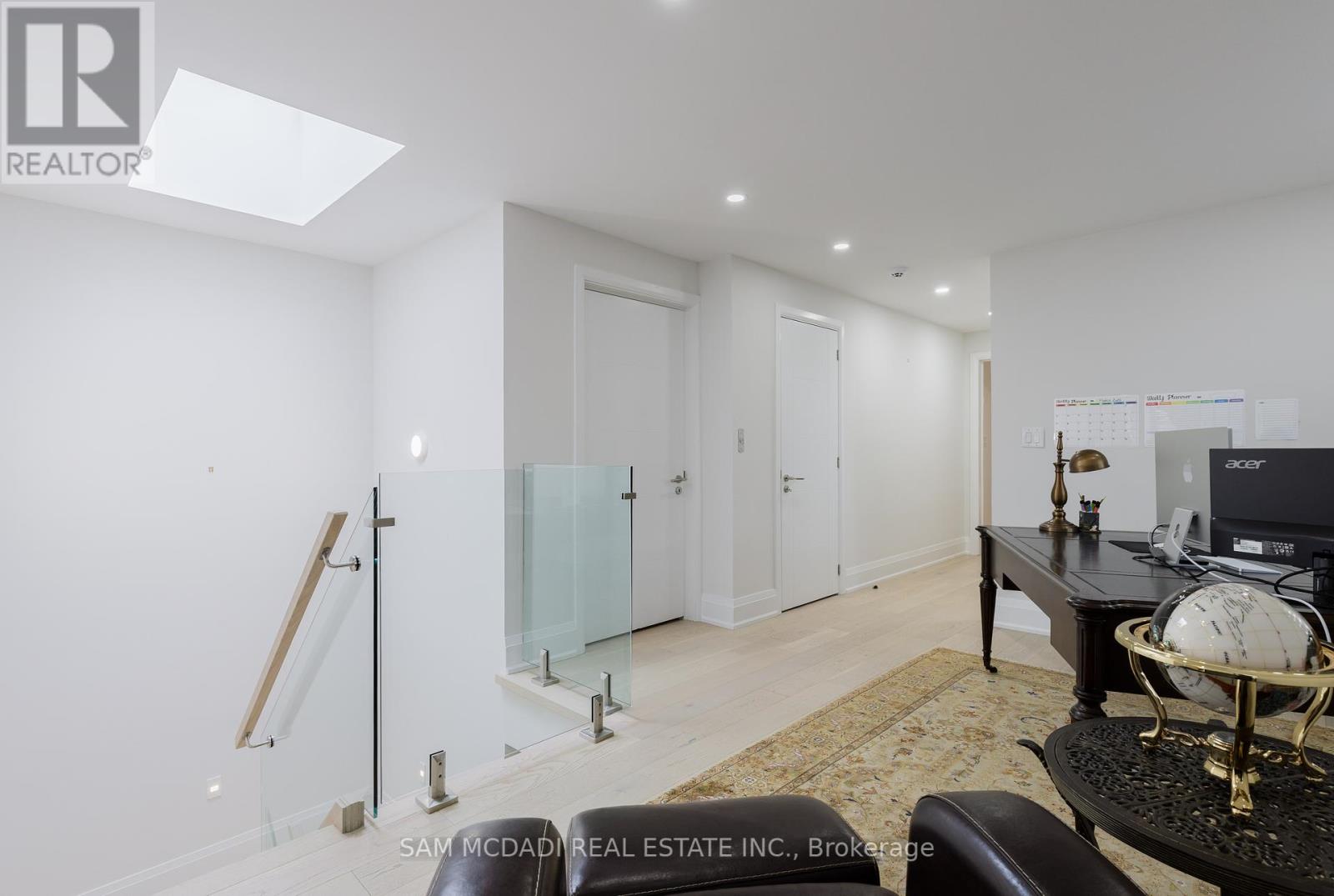 11a Maple Avenue N, Mississauga, Ontario  L5H 2R9 - Photo 28 - W12126851
