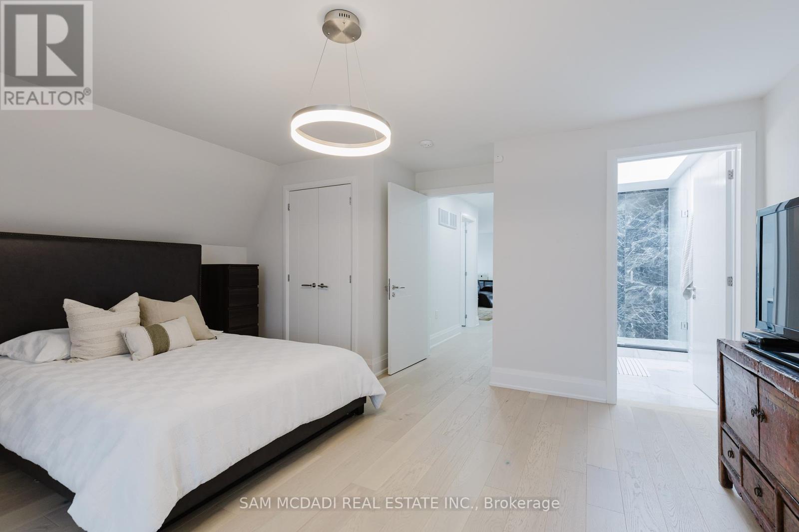 11a Maple Avenue N, Mississauga, Ontario  L5H 2R9 - Photo 34 - W12126851