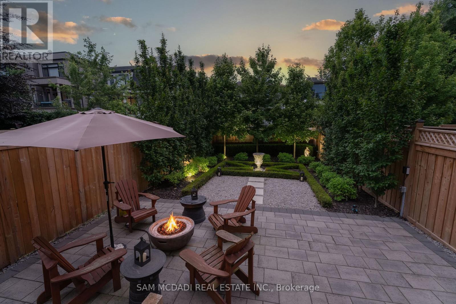 11a Maple Avenue N, Mississauga, Ontario  L5H 2R9 - Photo 44 - W12126851