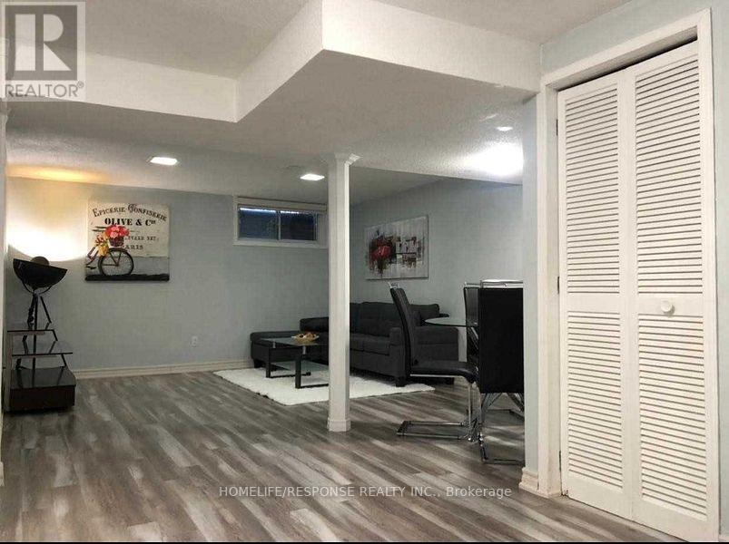 Lower - 25 Wilton Drive, Brampton, Ontario  L6W 2Z9 - Photo 7 - W12126858