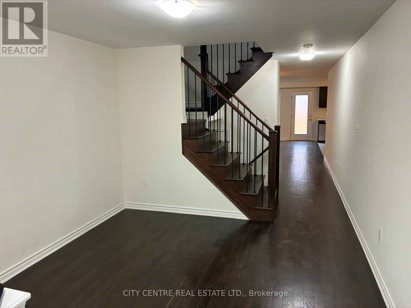 28 Averill Road, Brampton, Ontario  L7A 5A7 - Photo 5 - W12126864