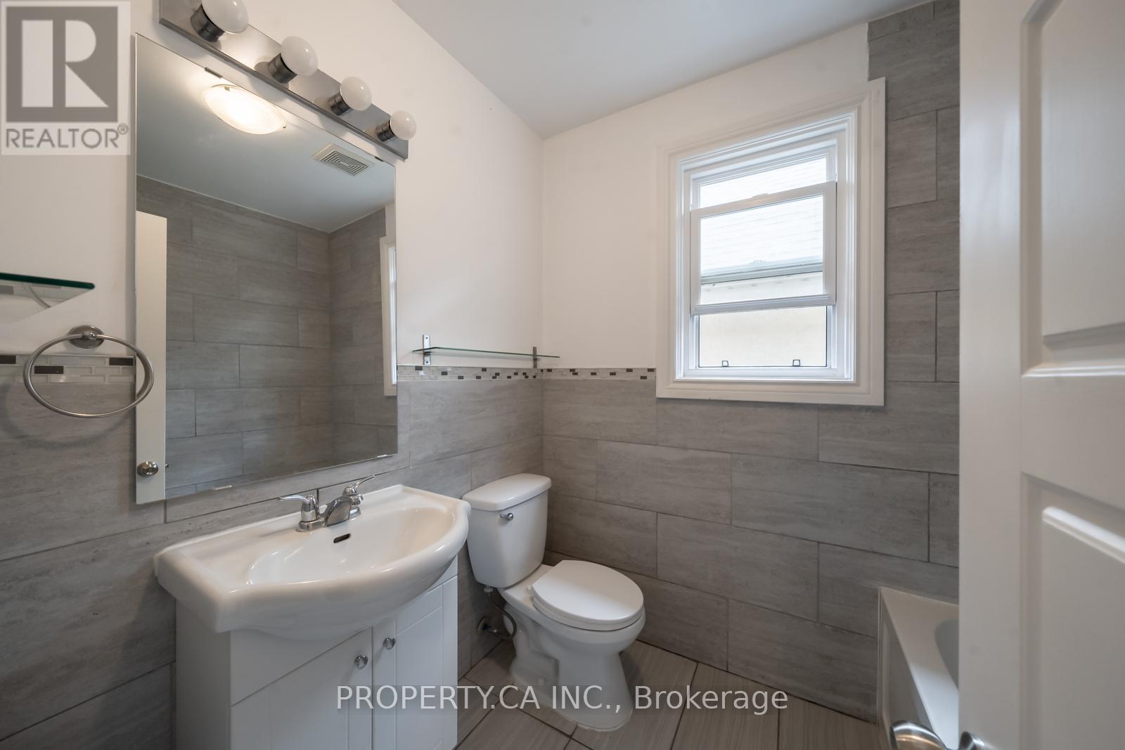 3 - 958 Jane Street, Toronto, Ontario  M6N 4C9 - Photo 15 - W12126872