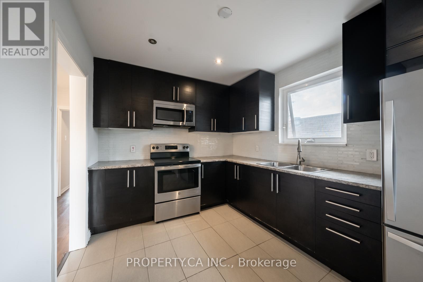 3 - 958 Jane Street, Toronto, Ontario  M6N 4C9 - Photo 7 - W12126872