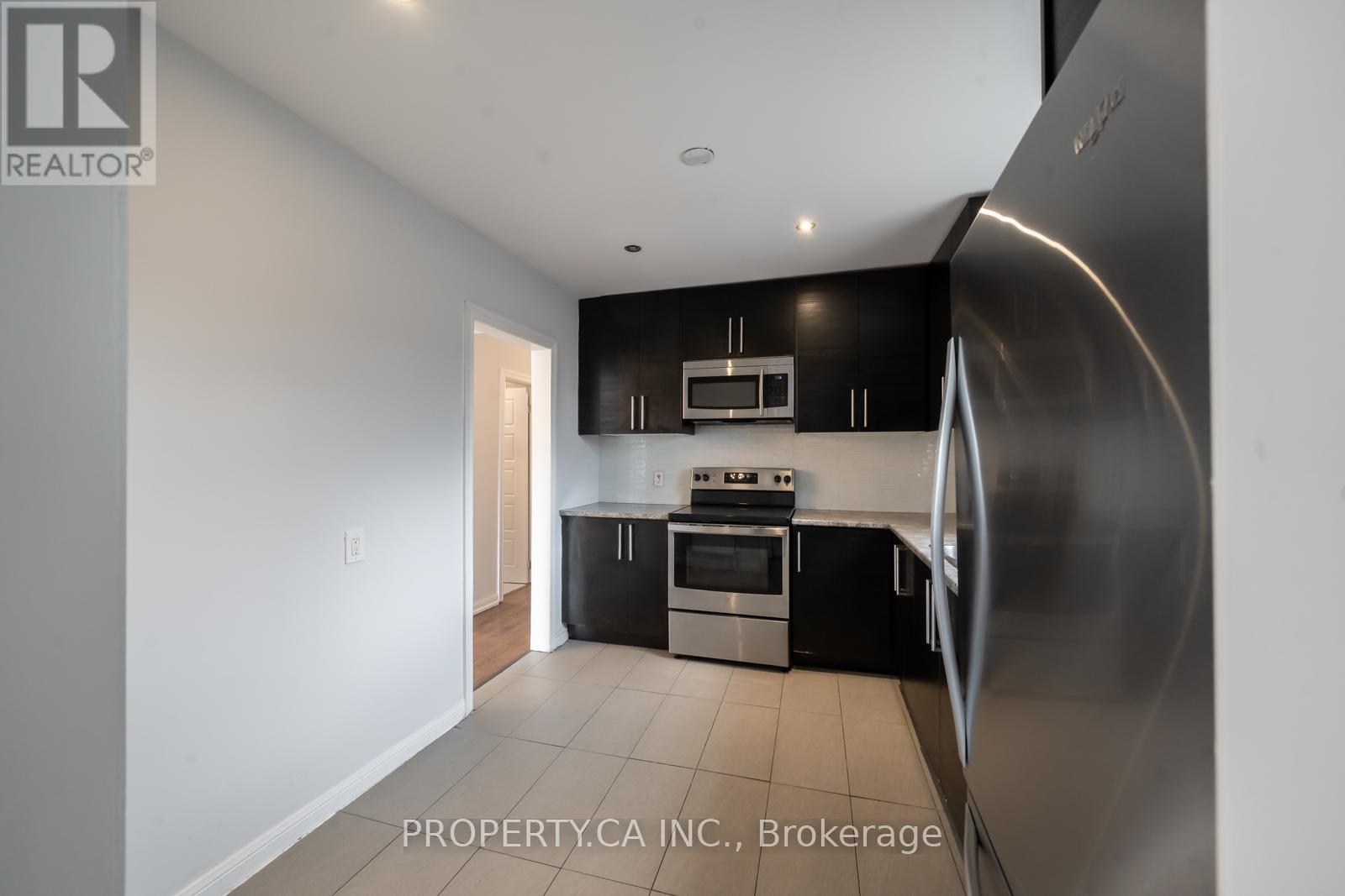 3 - 958 Jane Street, Toronto, Ontario  M6N 4C9 - Photo 9 - W12126872