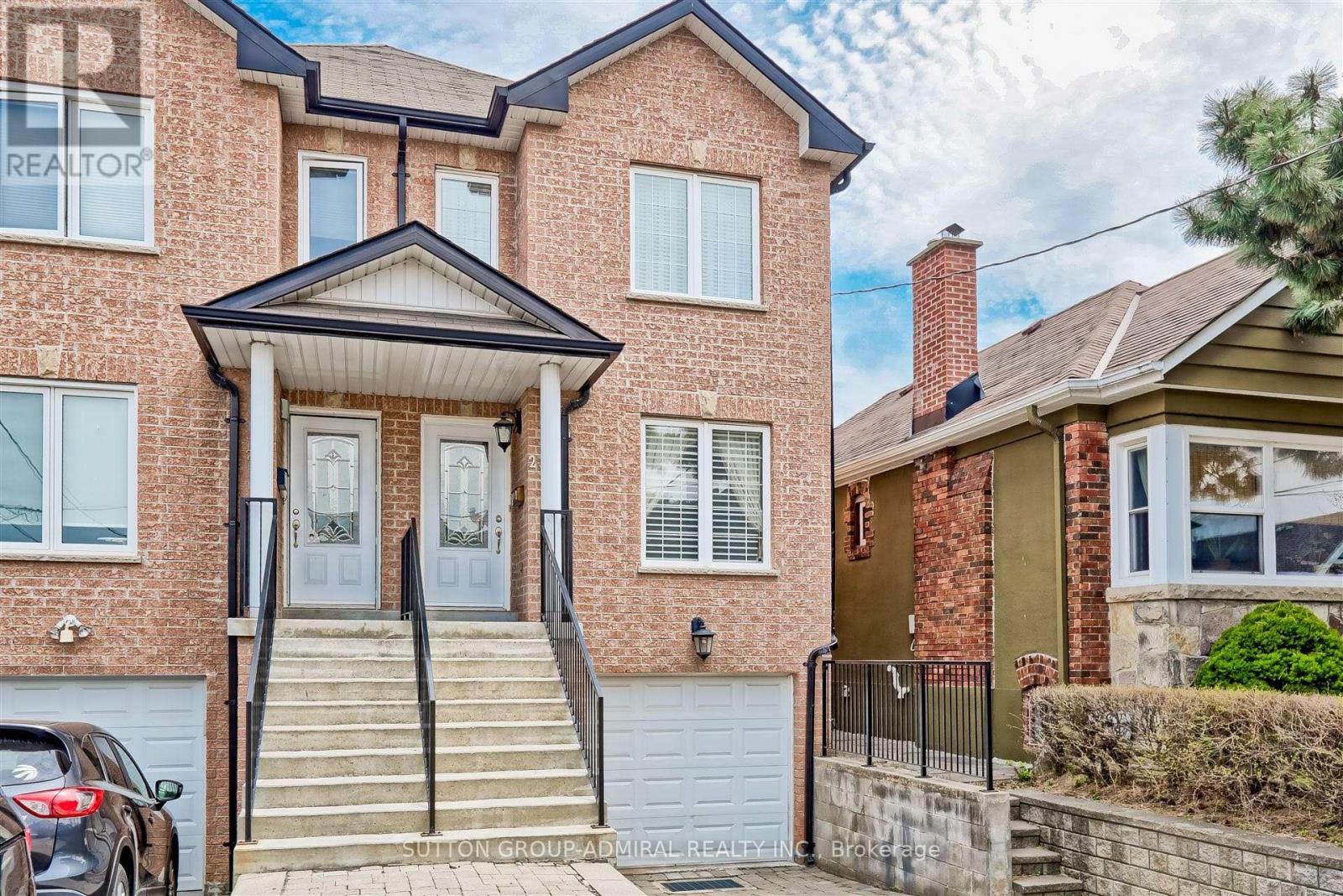 23a Yarrow Road, Toronto, Ontario  M6M 4E2 - Photo 2 - W12126911